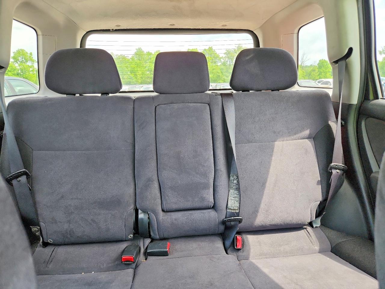 2004 Mitsubishi Outlander Ls Silver vin: JA4LZ31F34U060547