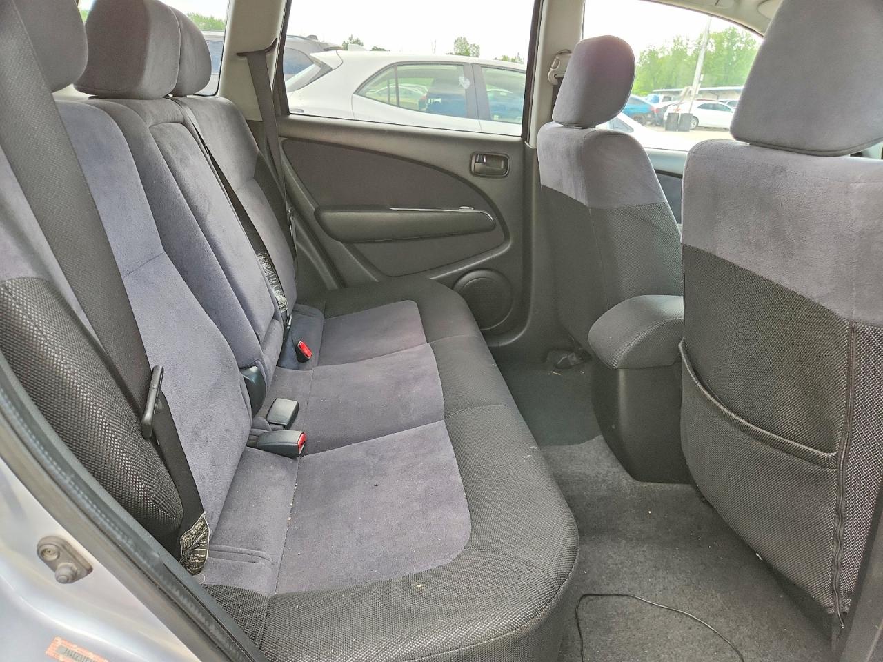 2004 Mitsubishi Outlander Ls Silver vin: JA4LZ31F34U060547