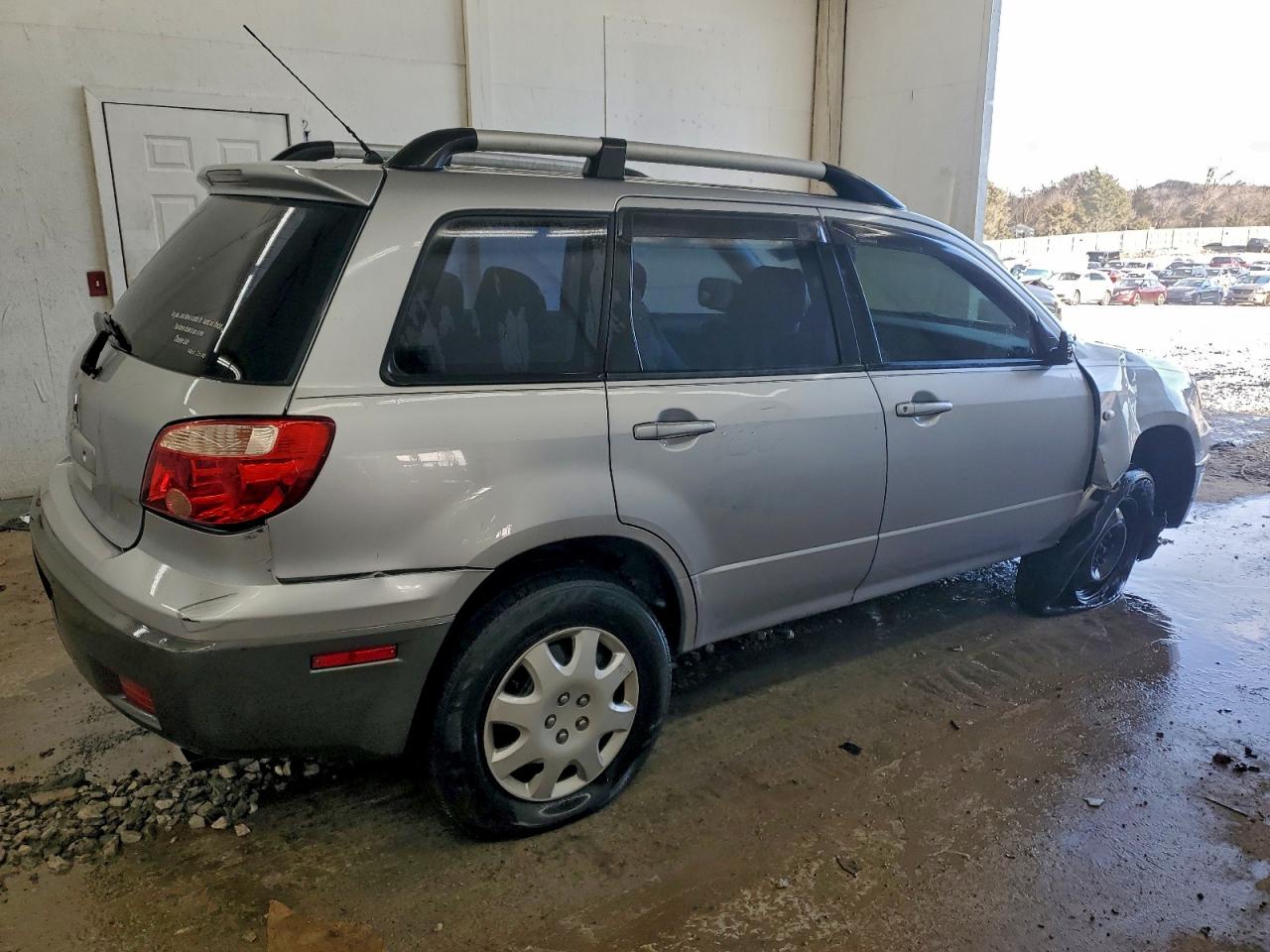 2005 Mitsubishi Outlander Ls Silver vin: JA4LZ31F35U001760