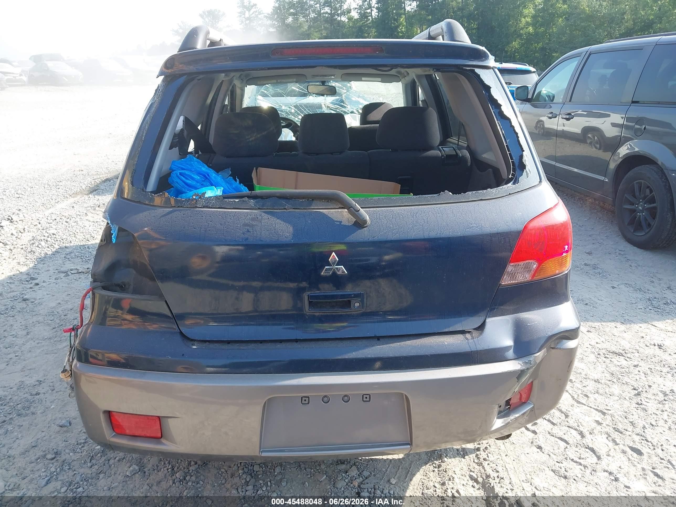 2004 Mitsubishi Outlander Ls Black vin: JA4LZ31F74U054203