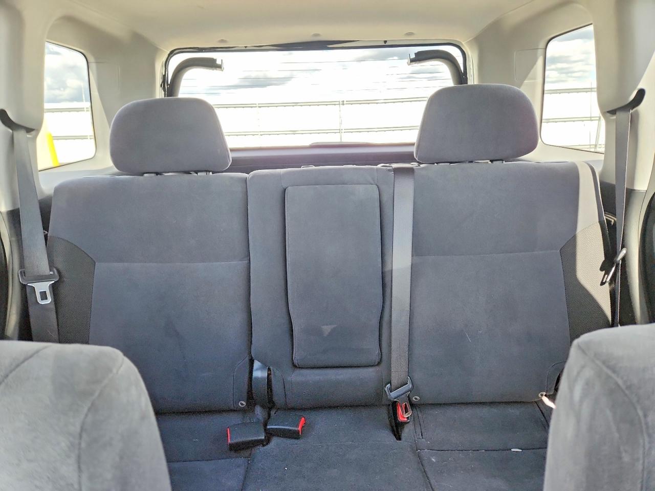 2003 Mitsubishi Outlander Ls White vin: JA4LZ31G93U105918