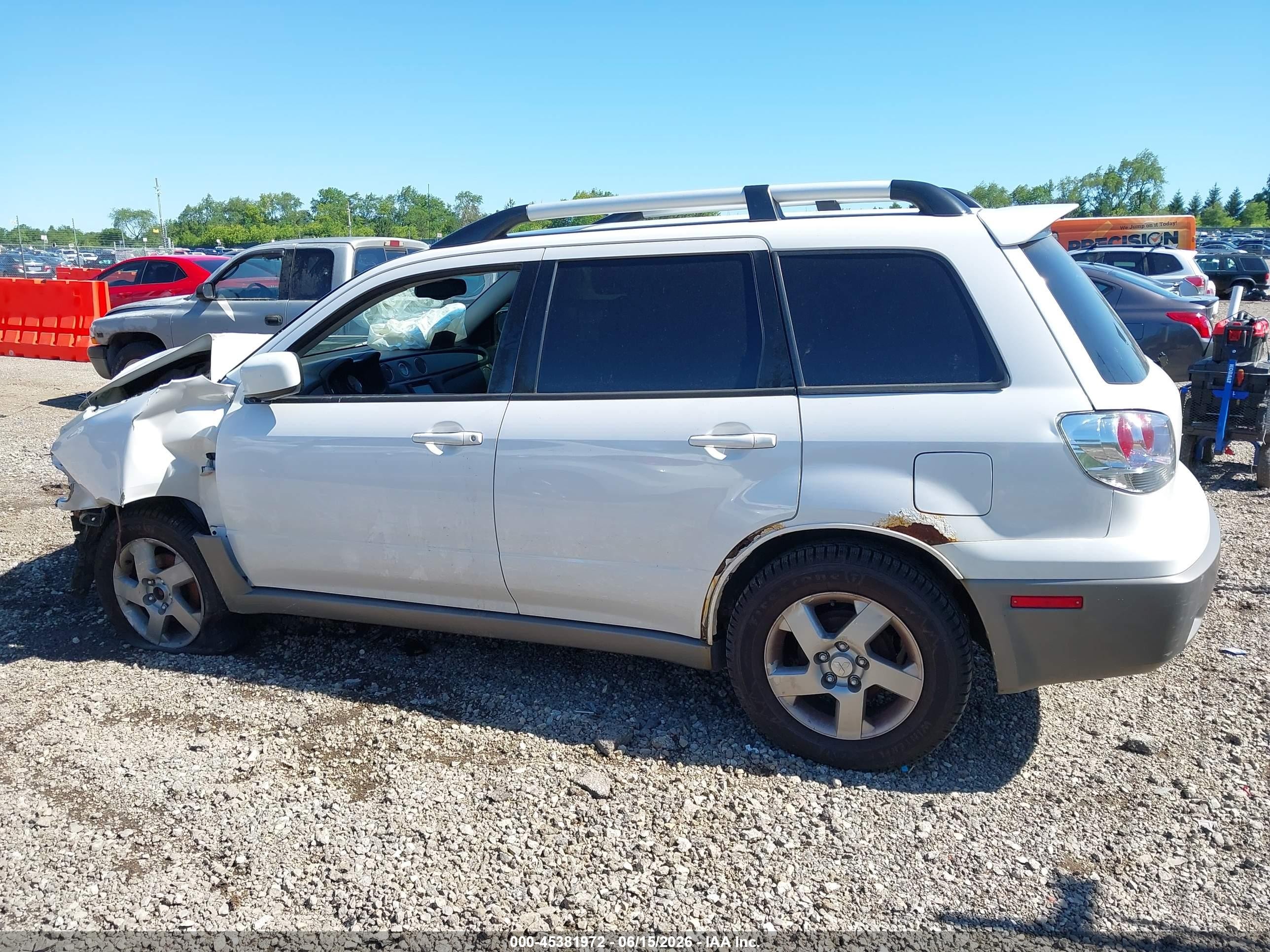 2003 Mitsubishi Outlander Xls White vin: JA4LZ41G33U025889