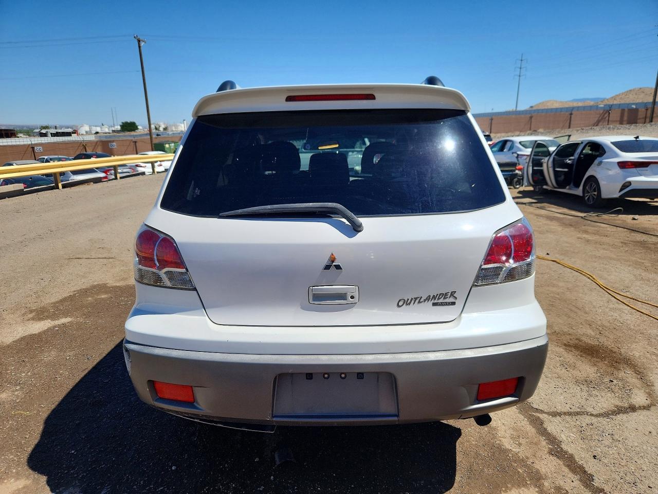2003 Mitsubishi Outlander Xls White vin: JA4LZ41G93U042163