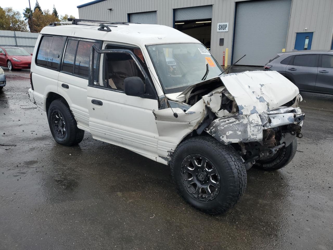 1995 Mitsubishi Montero Ls Белый vin: JA4MR41H2SJ009521