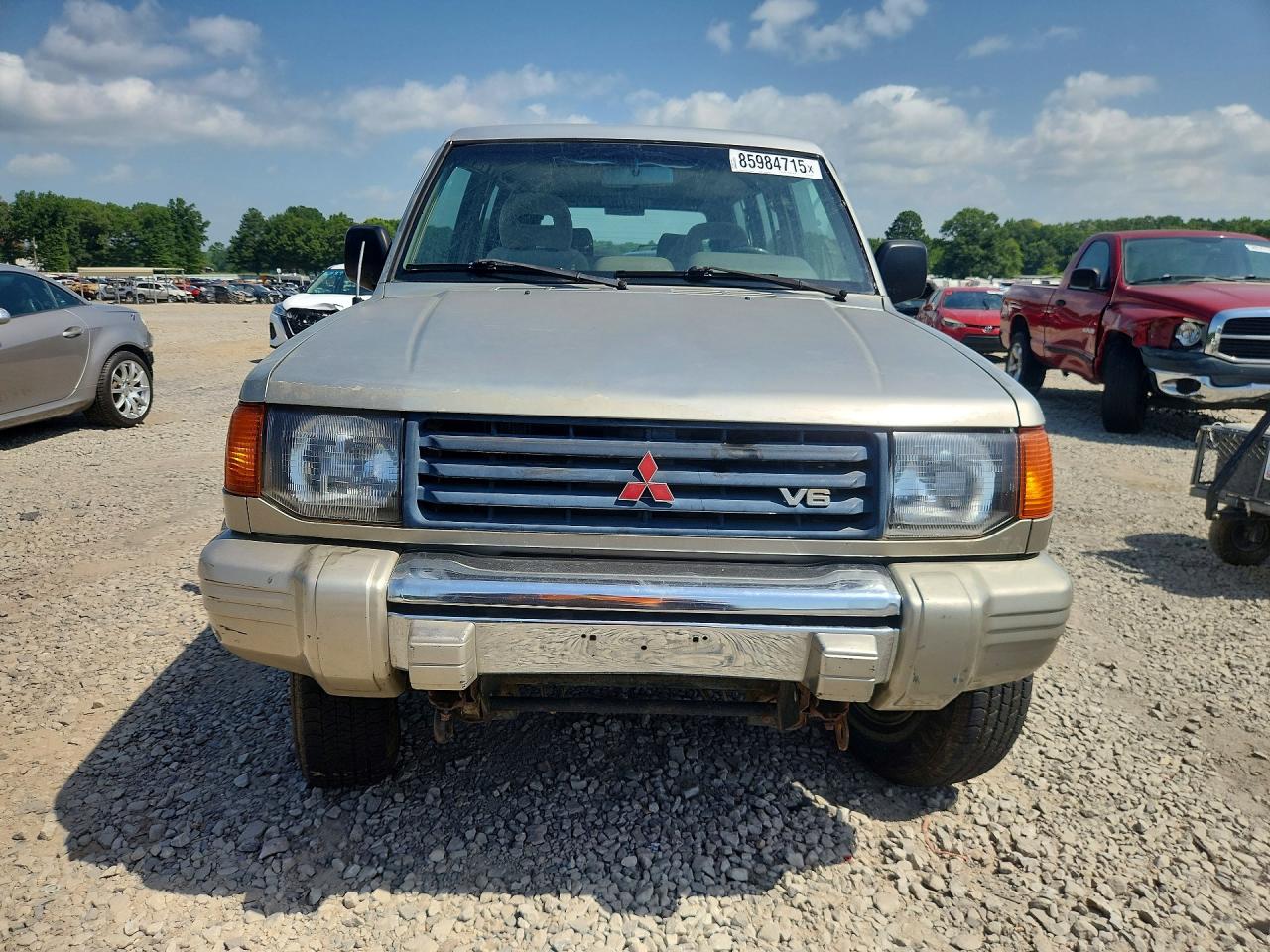 1996 Mitsubishi Montero Ls Beige vin: JA4MR41H6TJ001293
