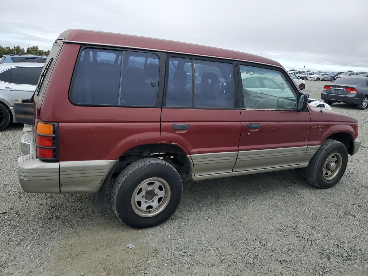 1996 Mitsubishi Montero Ls Maroon vin: JA4MR41H6TJ002363