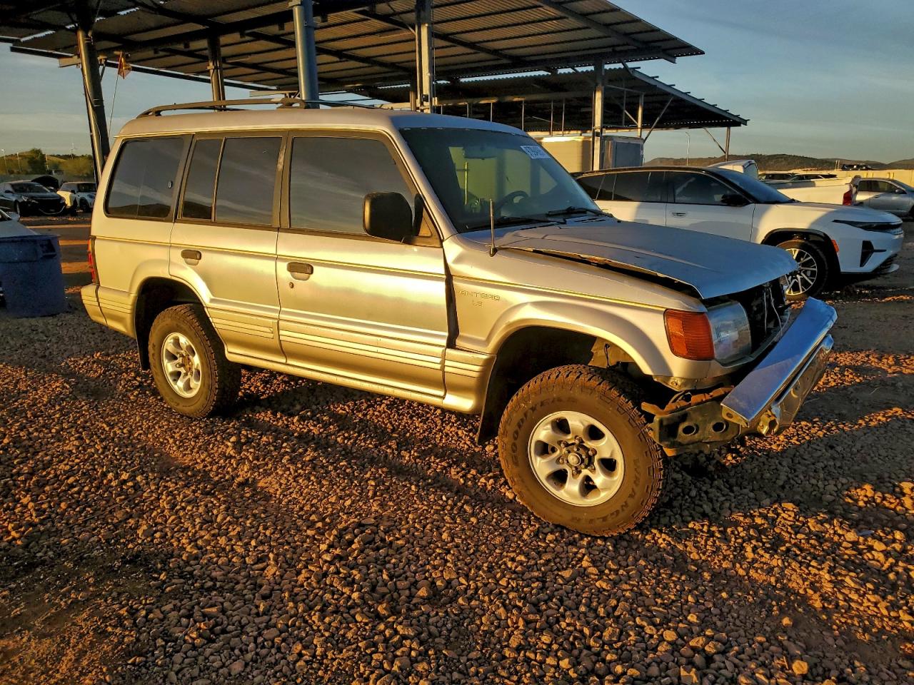 1997 Mitsubishi Montero Ls Silver vin: JA4MR41R1VJ010334