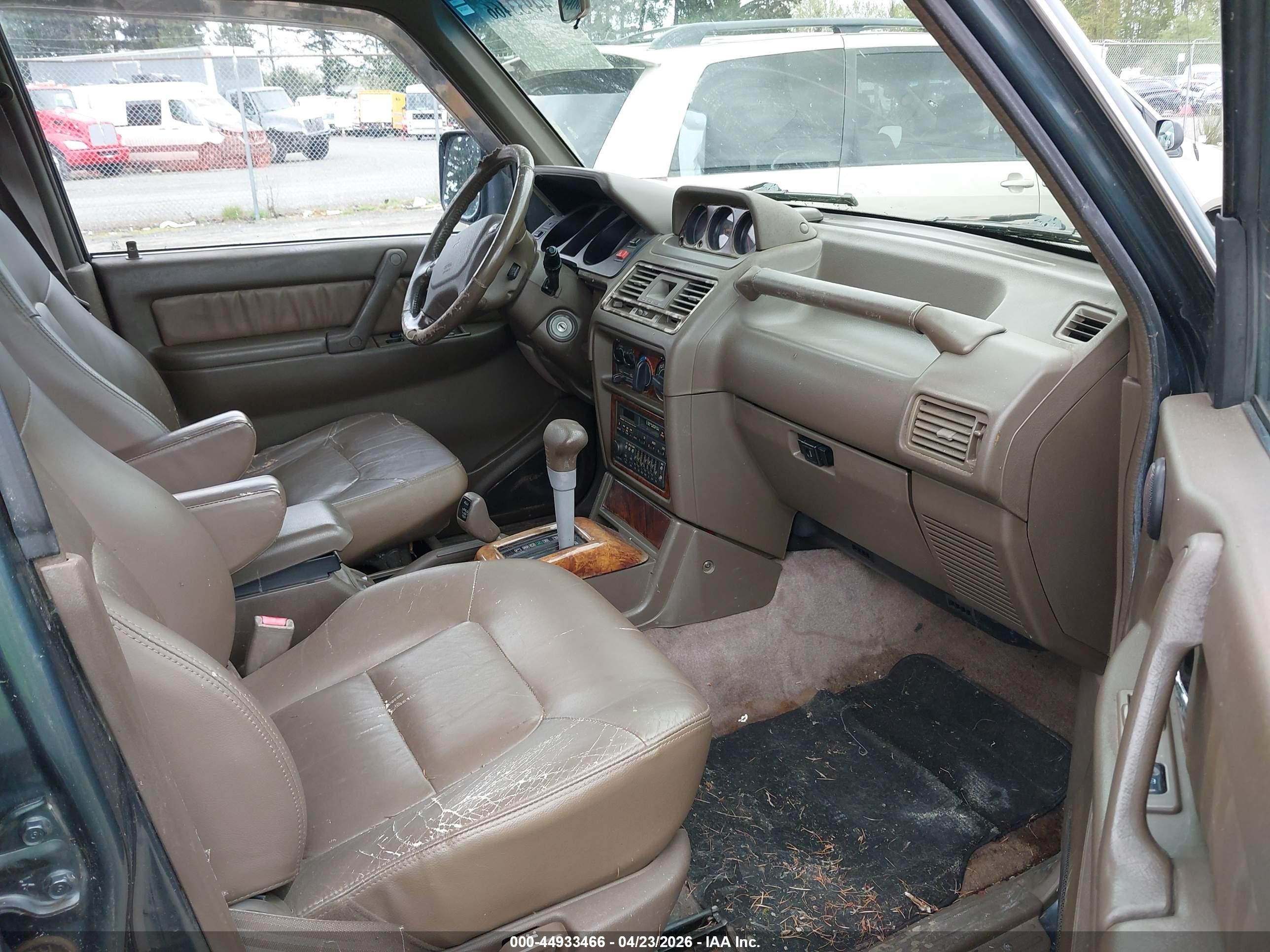1995 Mitsubishi Montero Sr Зеленый vin: JA4MR51M0SJ025834