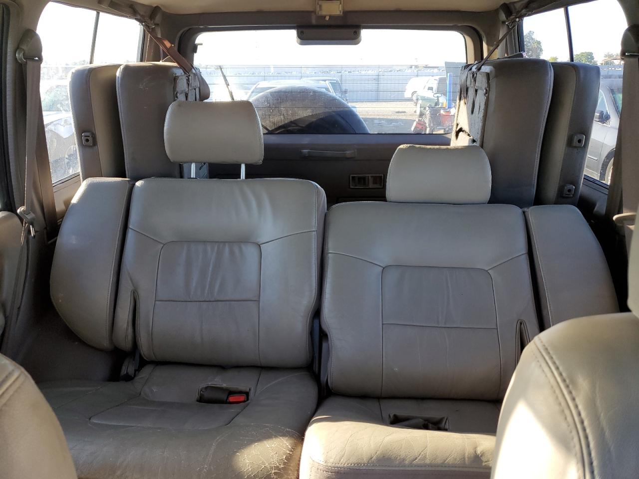 1998 Mitsubishi Montero Серебряный vin: JA4MR51R3WJ004705