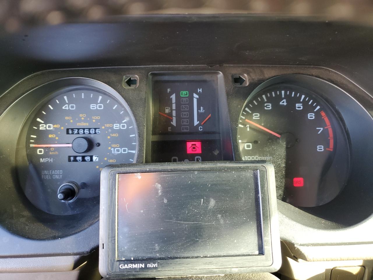 1998 Mitsubishi Montero Серебряный vin: JA4MR51R3WJ004705