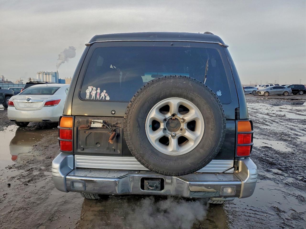 1998 Mitsubishi Montero Black vin: JA4MR51RXWJ000473