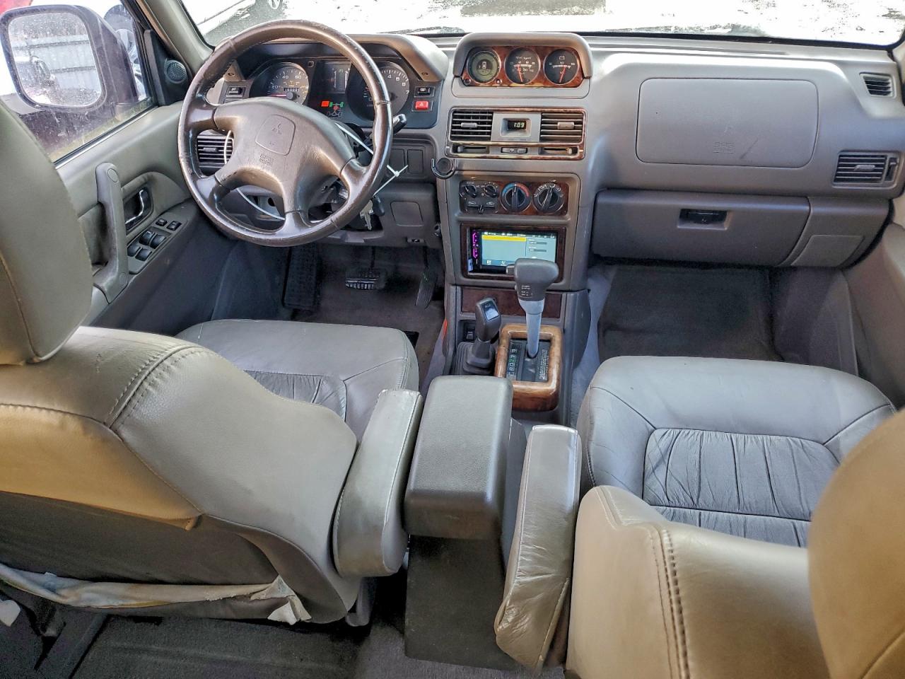 1998 Mitsubishi Montero Black vin: JA4MR51RXWJ000473