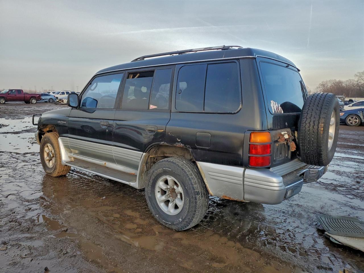 1998 Mitsubishi Montero Black vin: JA4MR51RXWJ000473