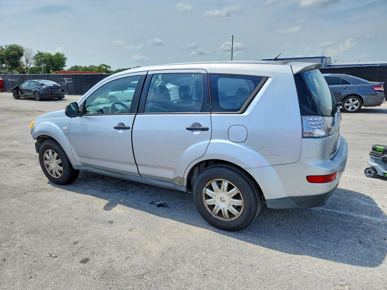 2007 Mitsubishi Outlander Es Silver vin: JA4MS31X27Z005077