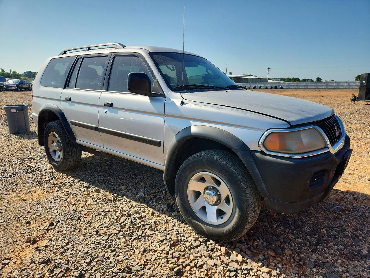 2003 Mitsubishi Montero Sport Es Silver vin: JA4MT21H03J040757