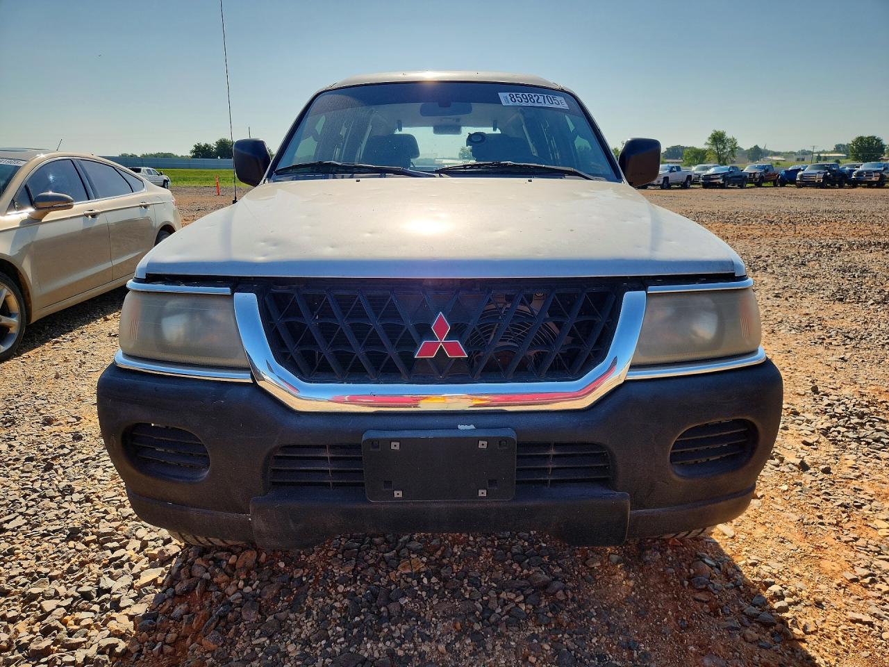 2003 Mitsubishi Montero Sport Es Silver vin: JA4MT21H03J040757