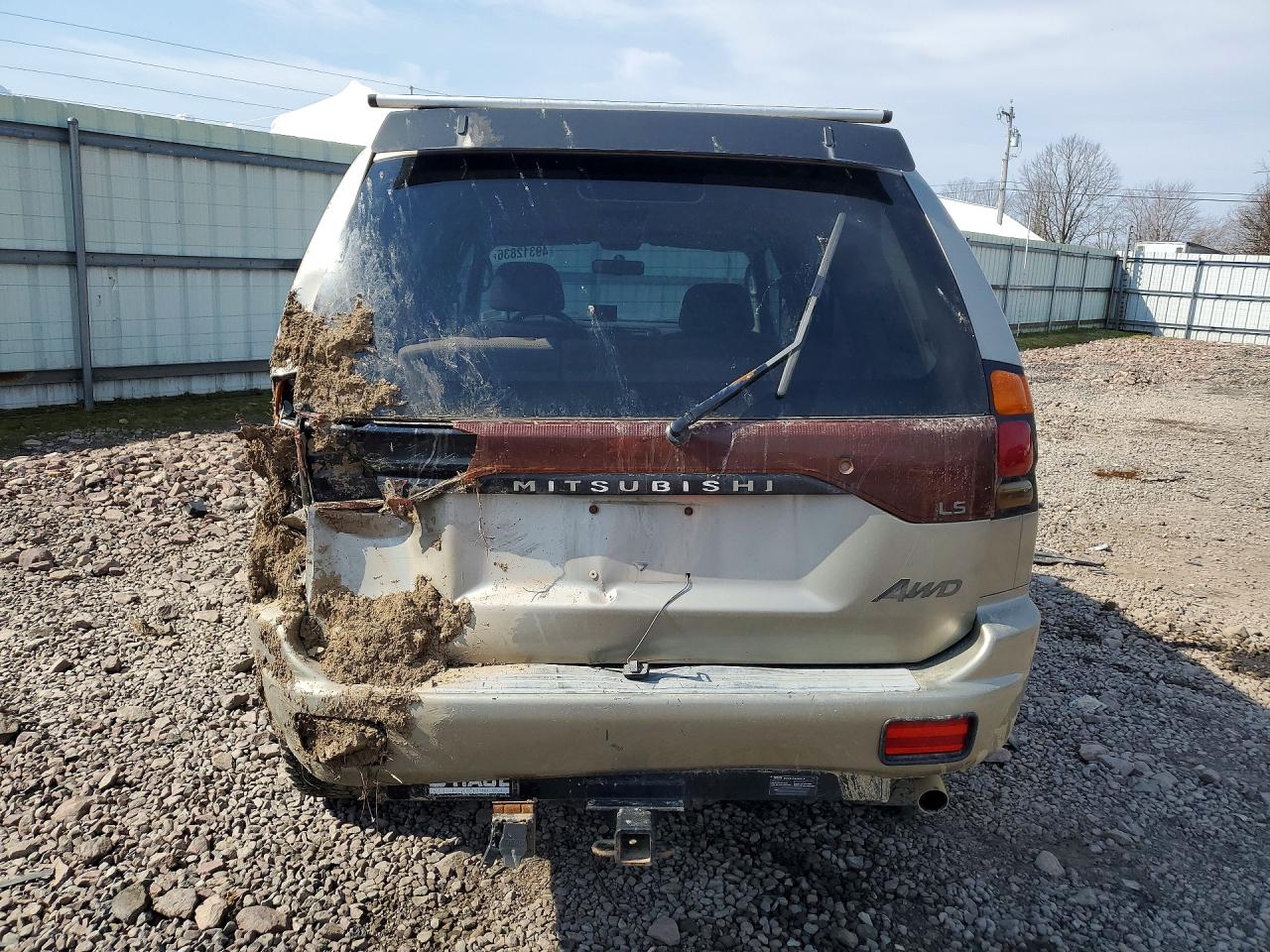 2002 Mitsubishi Montero Sport Es Gold vin: JA4MT21H52J017909