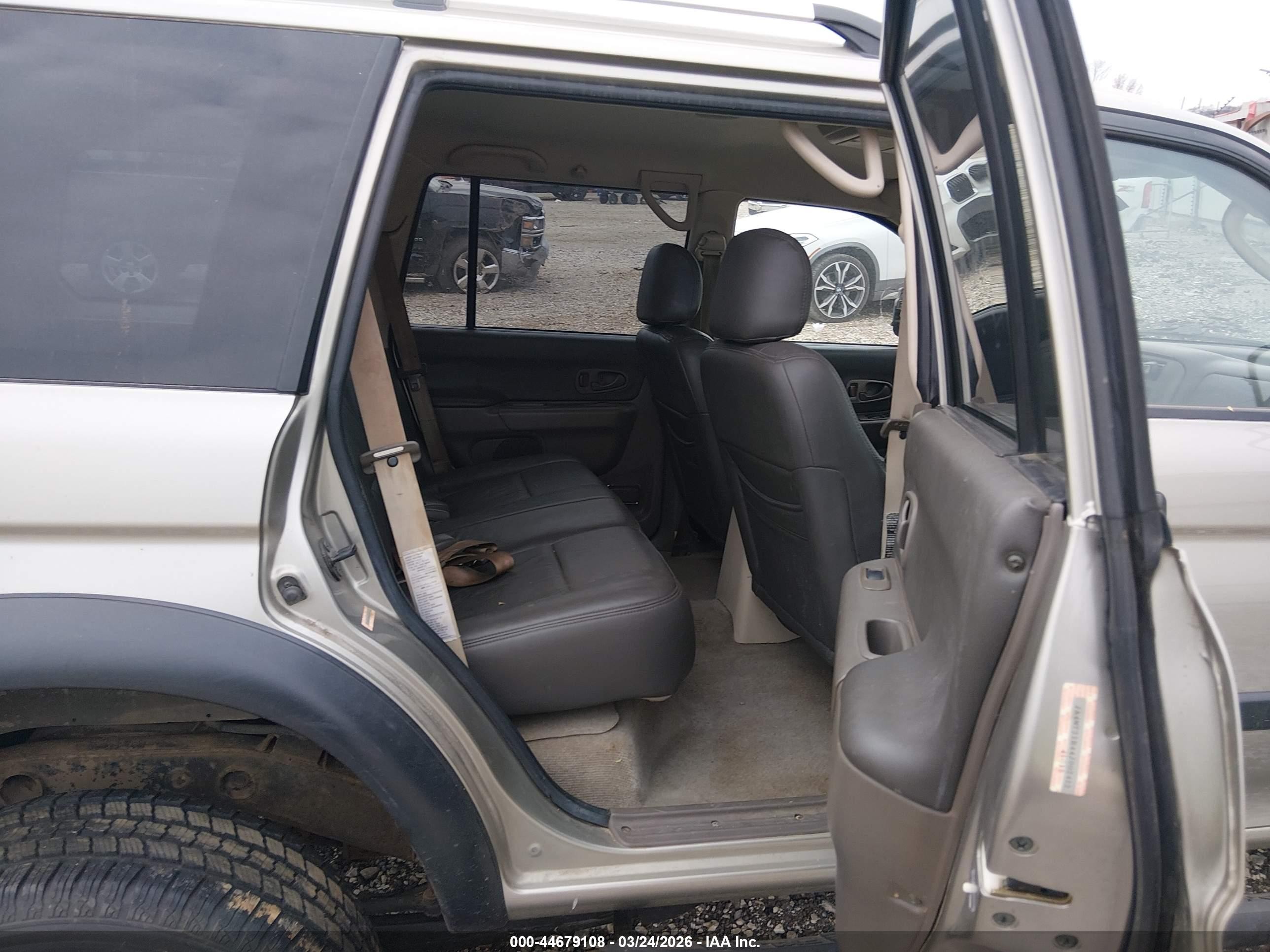 2004 Mitsubishi Montero Sport Ls Gold vin: JA4MT21R44J002412