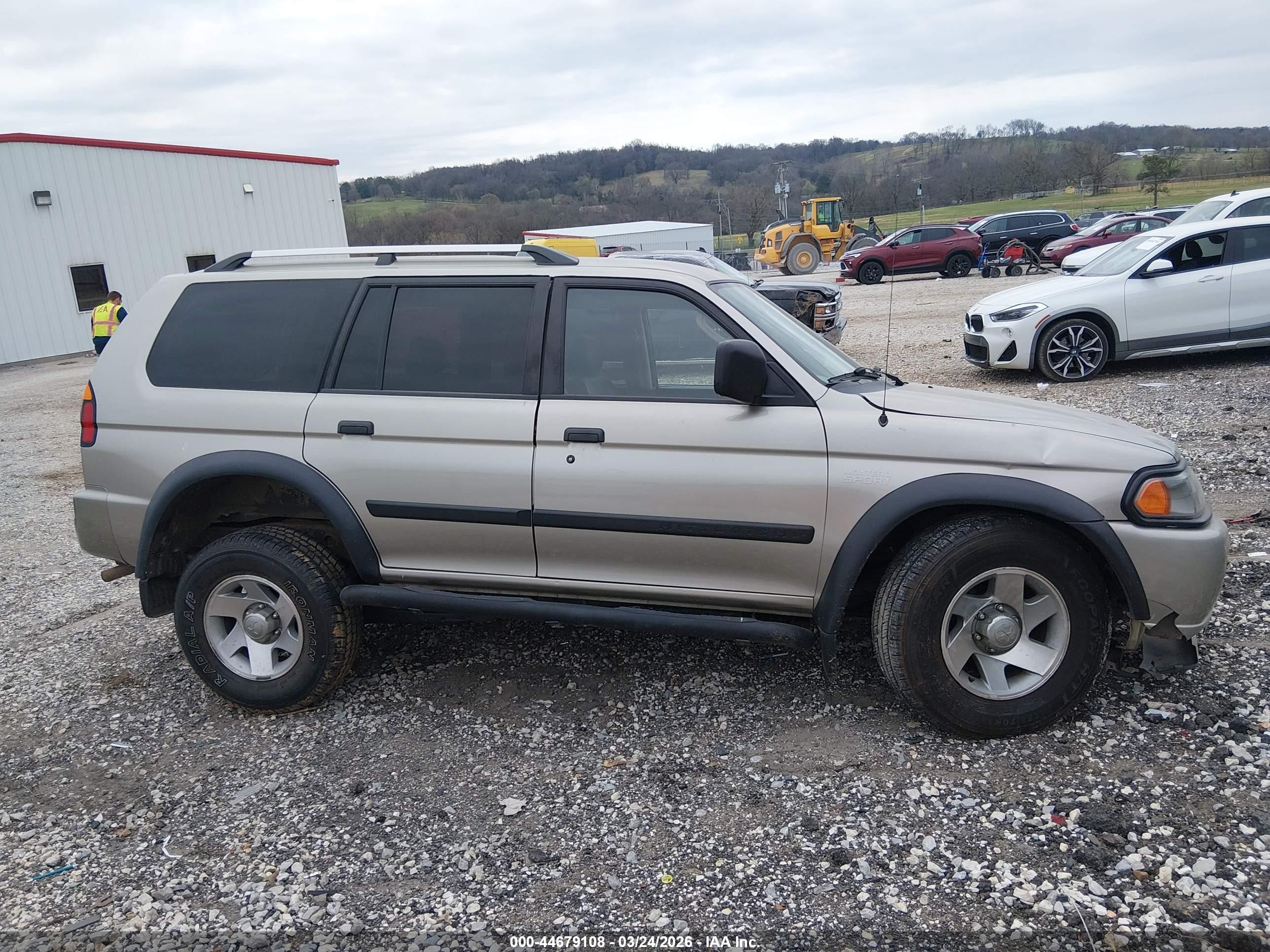 2004 Mitsubishi Montero Sport Ls Gold vin: JA4MT21R44J002412