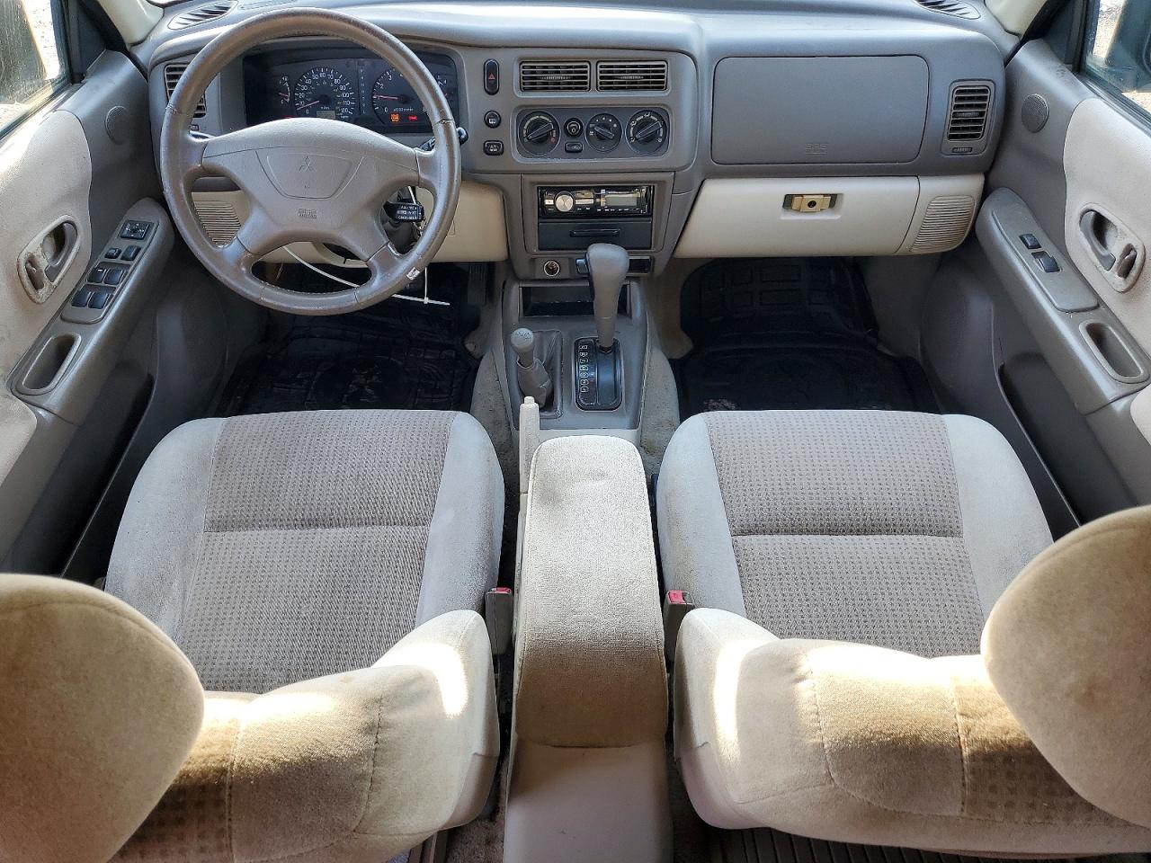 2001 Mitsubishi Montero Sport Xls Green vin: JA4MT31H41P054449