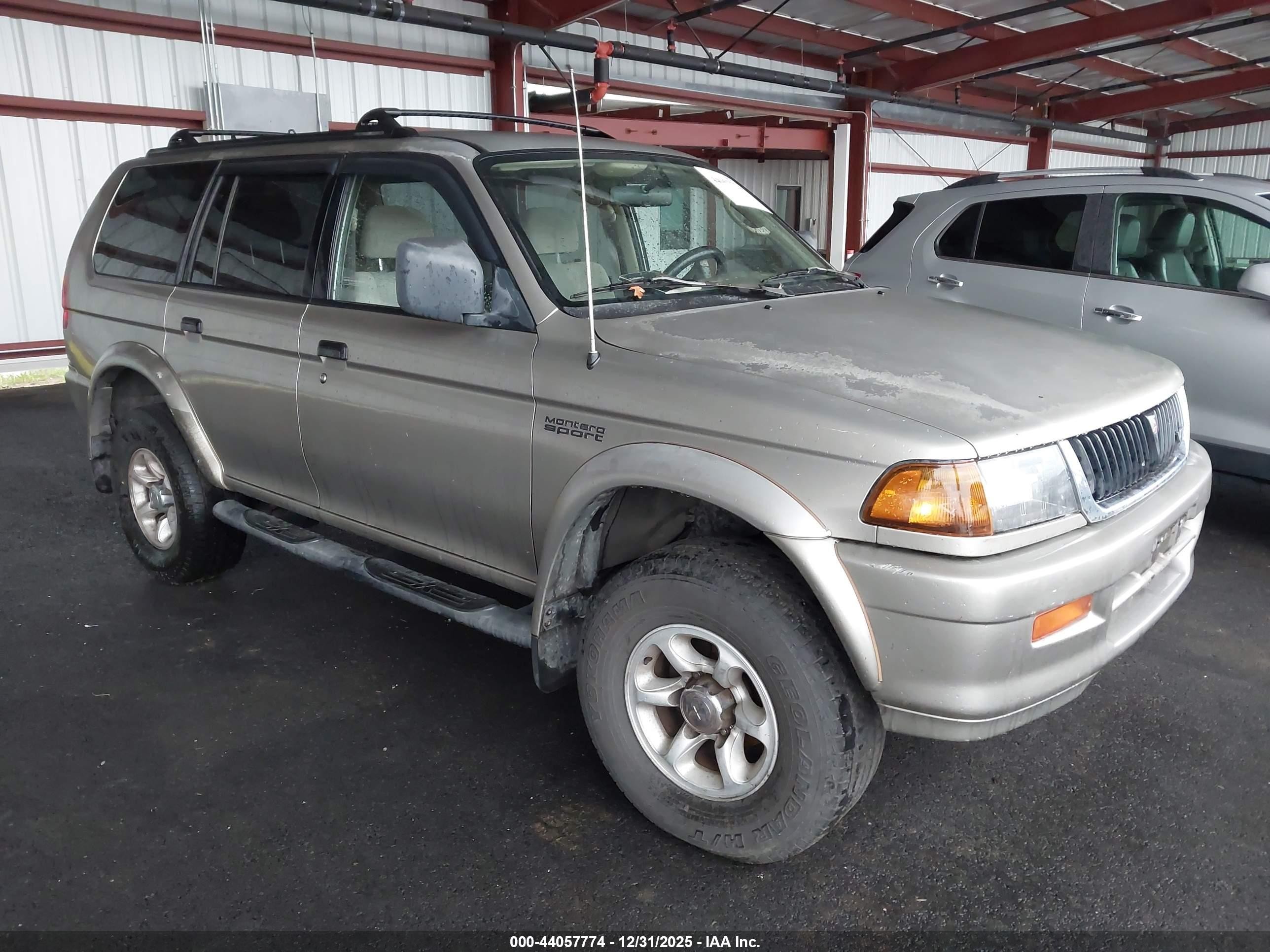 1999 Mitsubishi Montero Sport Ls/xls Золотой vin: JA4MT31H4XP032685