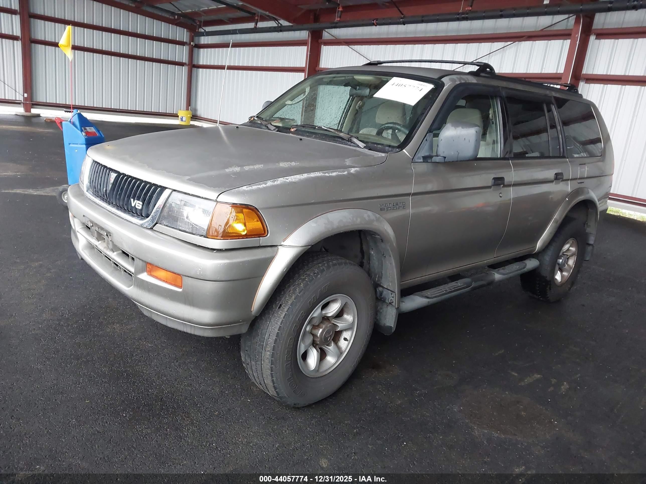 1999 Mitsubishi Montero Sport Ls/xls Gold vin: JA4MT31H4XP032685
