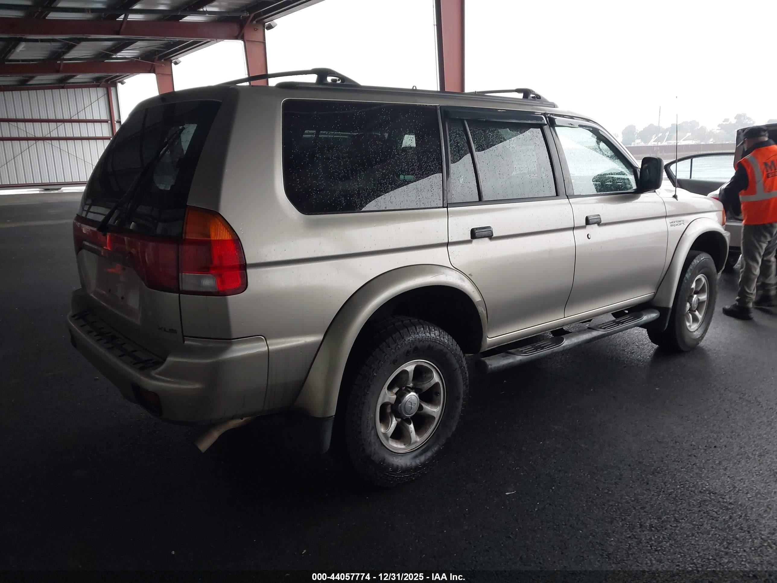 1999 Mitsubishi Montero Sport Ls/xls Gold vin: JA4MT31H4XP032685