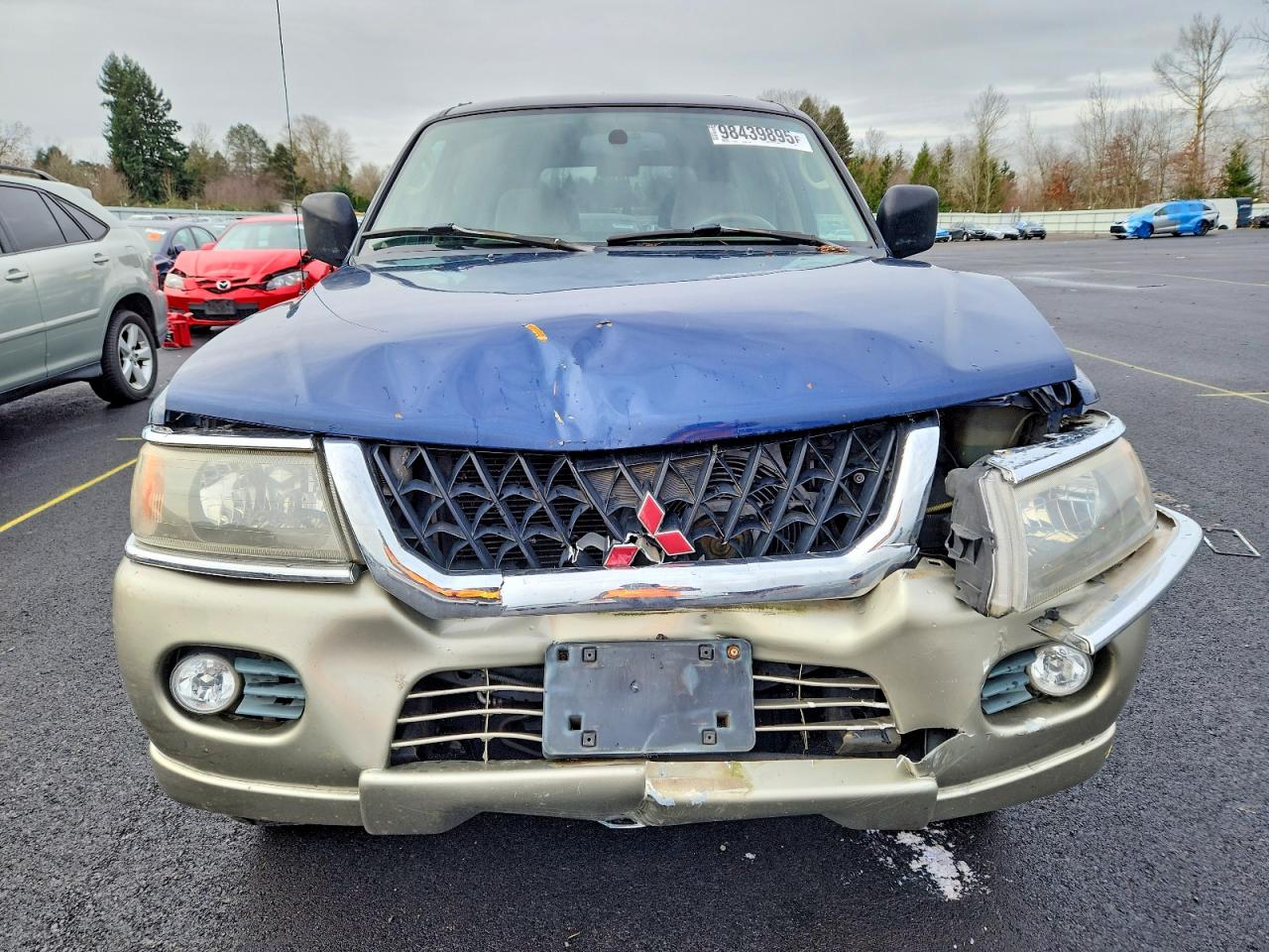 2000 Mitsubishi Montero Blue vin: JA4MT31H4YP064165