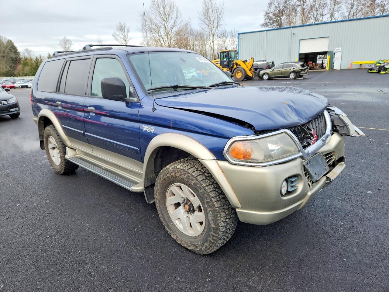2000 Mitsubishi Montero Blue vin: JA4MT31H4YP064165
