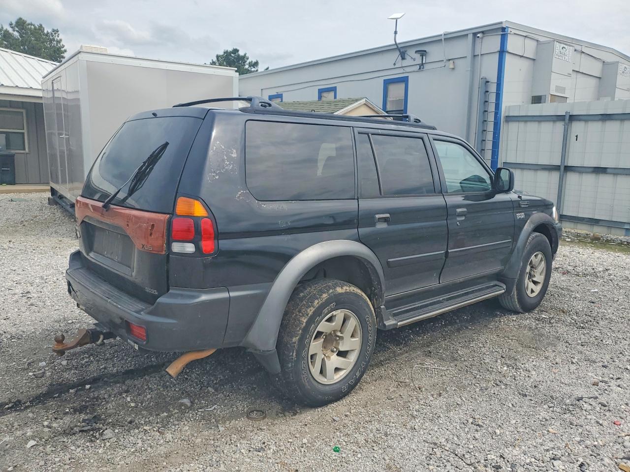 2000 Mitsubishi Montero Sport Ls Black vin: JA4MT31H4YP811523