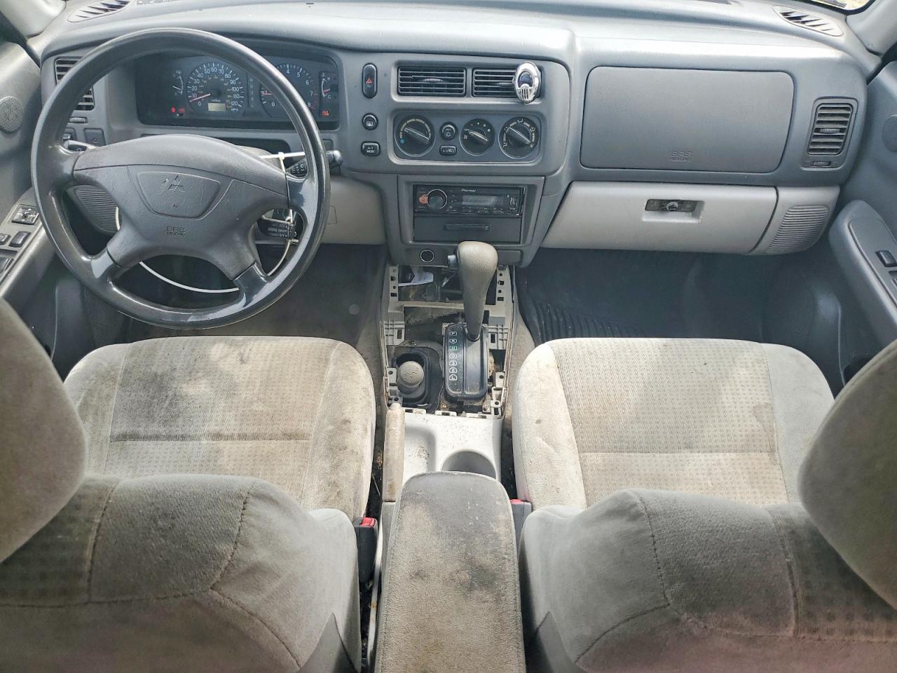 2000 Mitsubishi Montero Sport Ls Black vin: JA4MT31H4YP811523