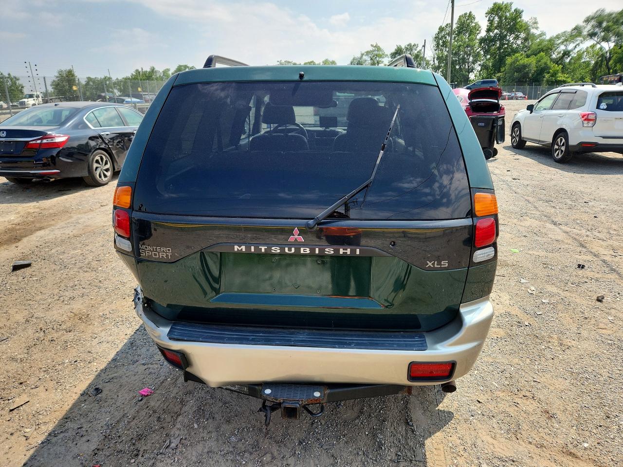 2001 Mitsubishi Montero Sport Xls Green vin: JA4MT31HX1P031550
