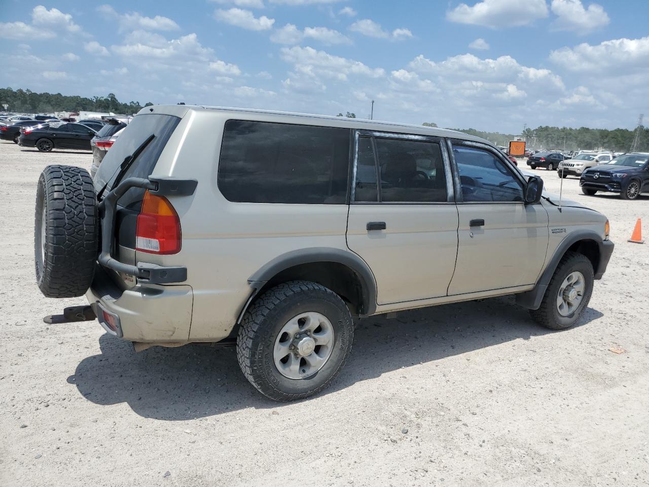 1998 Mitsubishi Montero Sport Ls Beige vin: JA4MT31P8WP016592