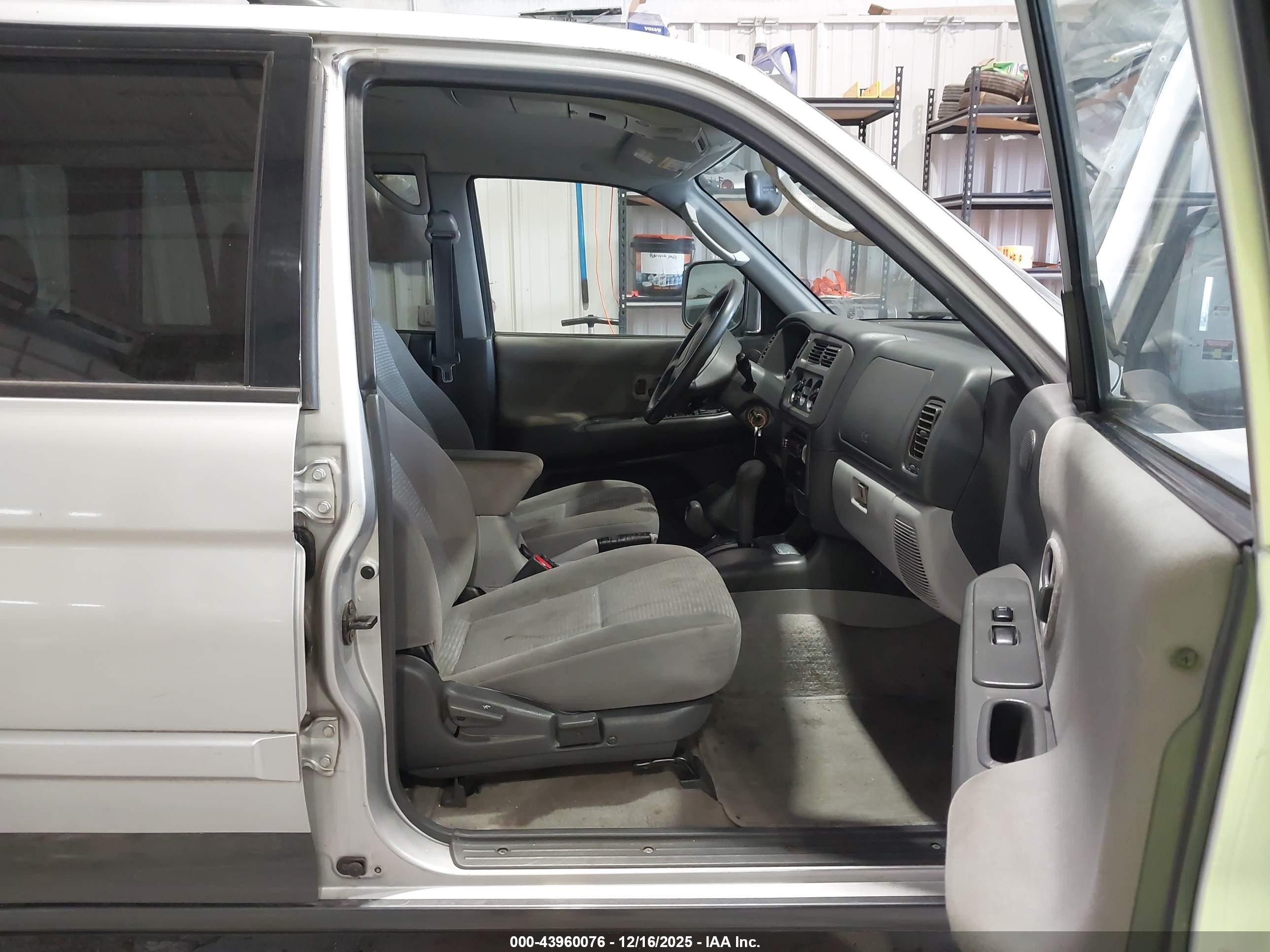 2002 Mitsubishi Montero Sport Xls Серый vin: JA4MT31R02J048547
