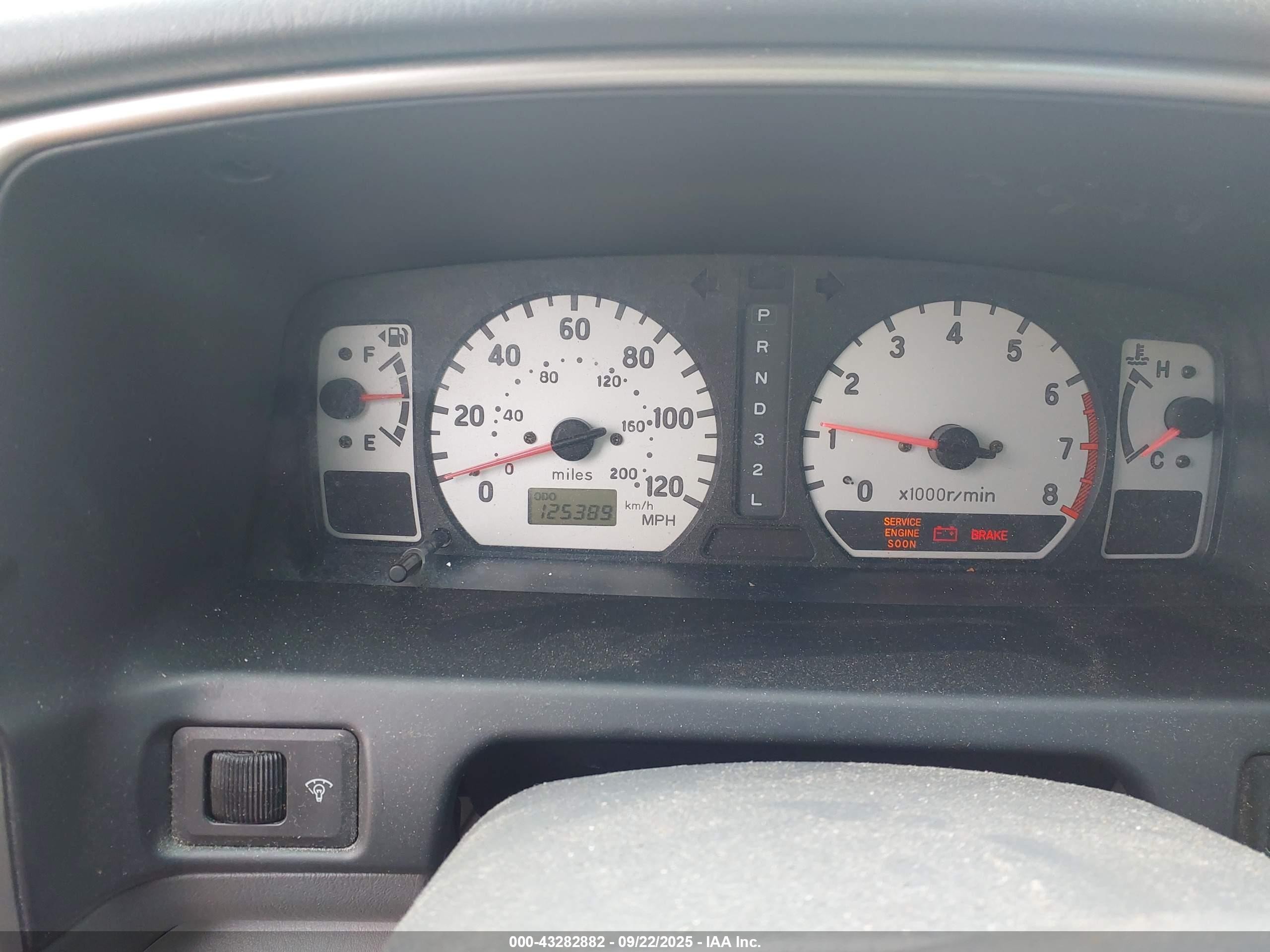 2002 Mitsubishi Montero Sport Xls Silver vin: JA4MT31R22J040076