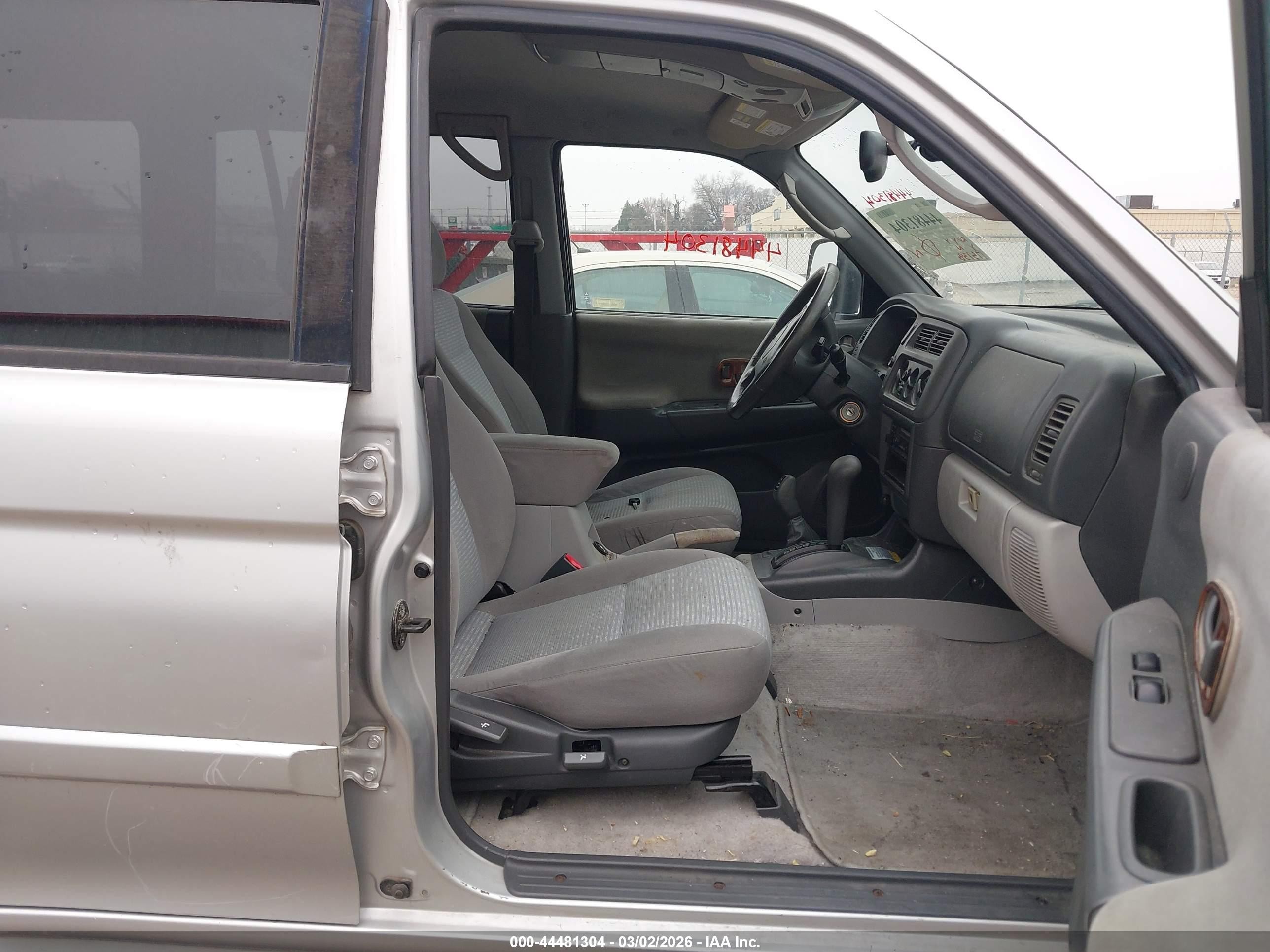 2002 Mitsubishi Montero Sport Xls Silver vin: JA4MT31R42P013054