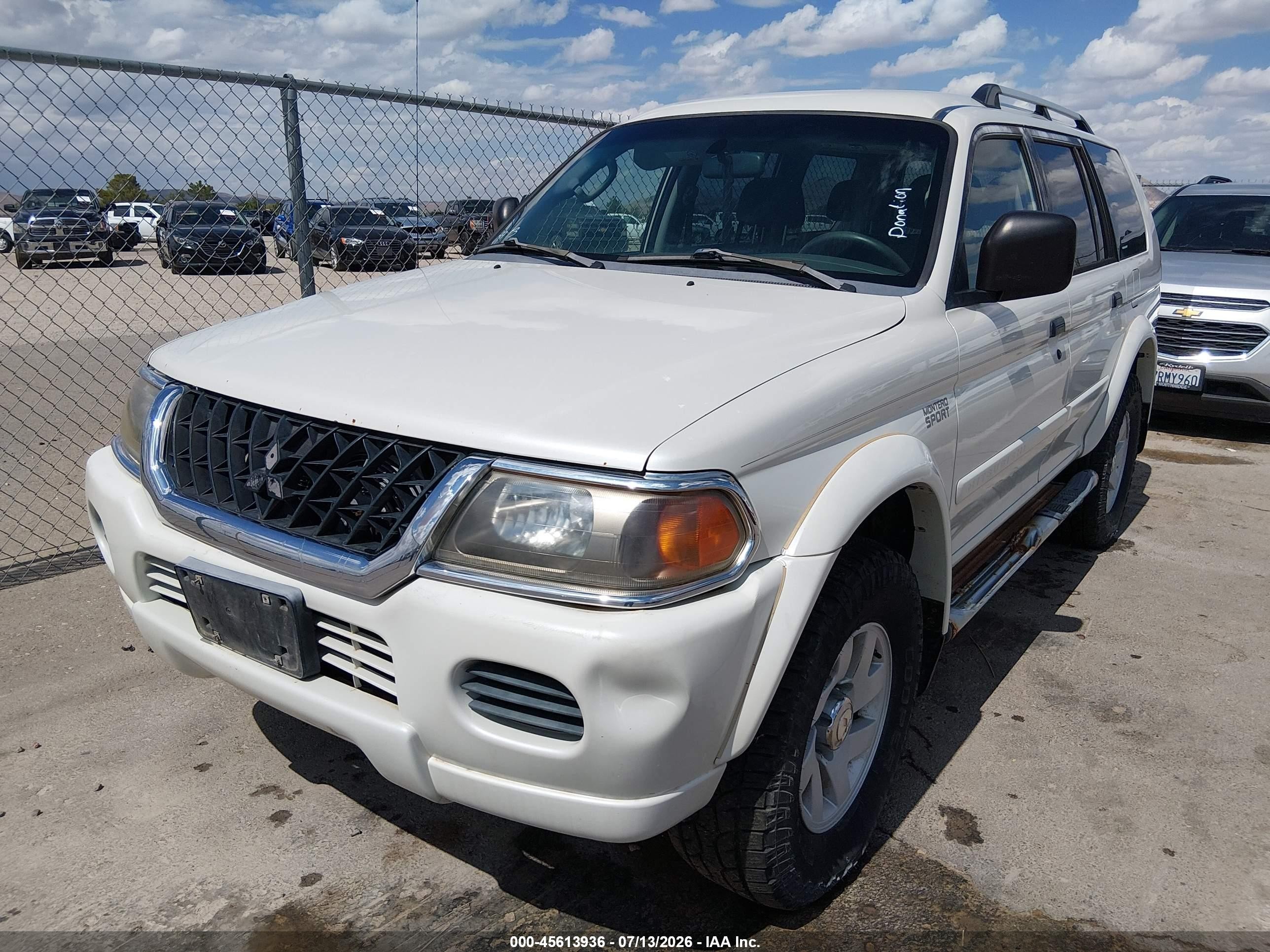 2004 Mitsubishi Montero Sport Xls Белый vin: JA4MT31R44J008068
