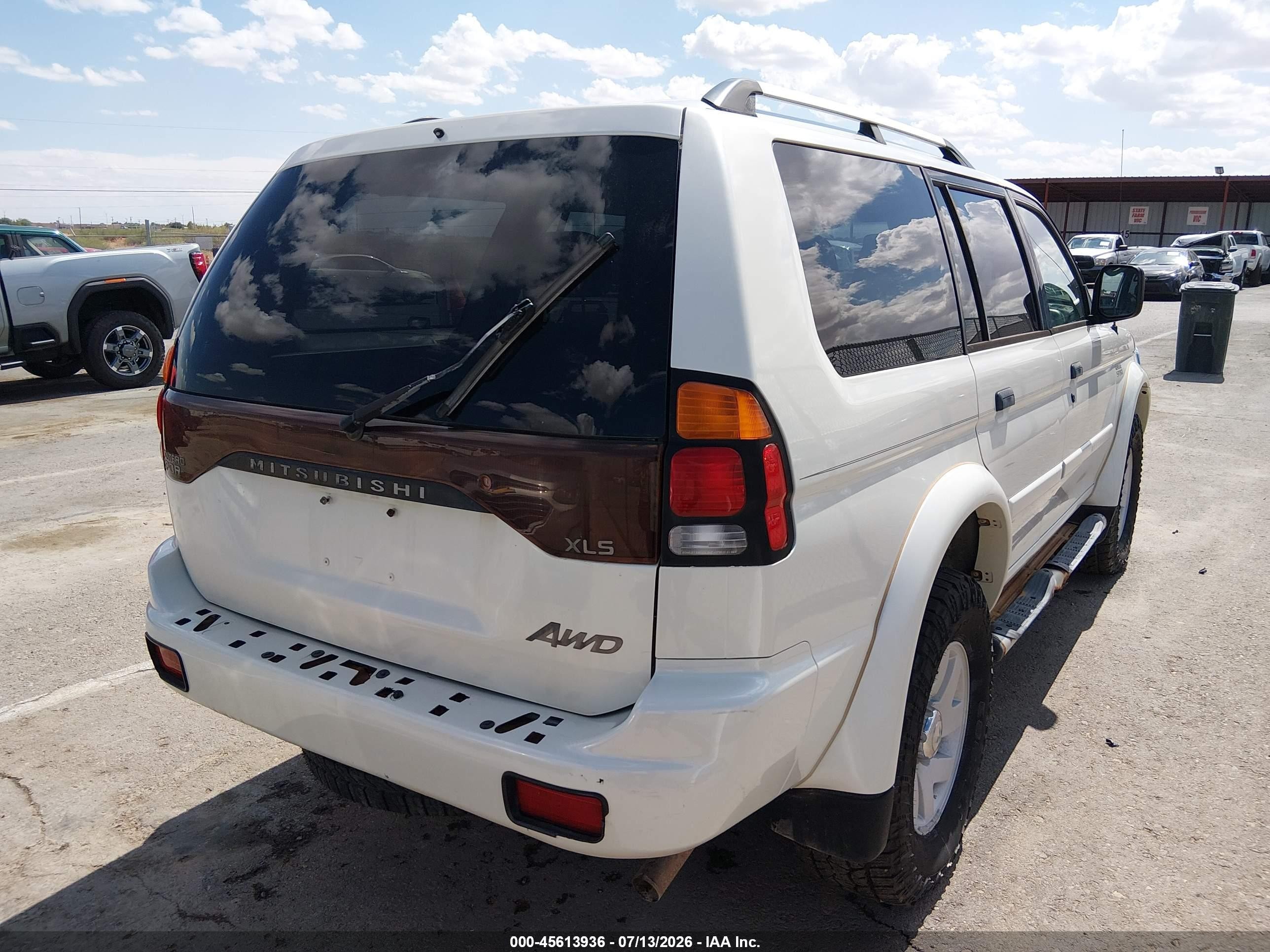 2004 Mitsubishi Montero Sport Xls Белый vin: JA4MT31R44J008068