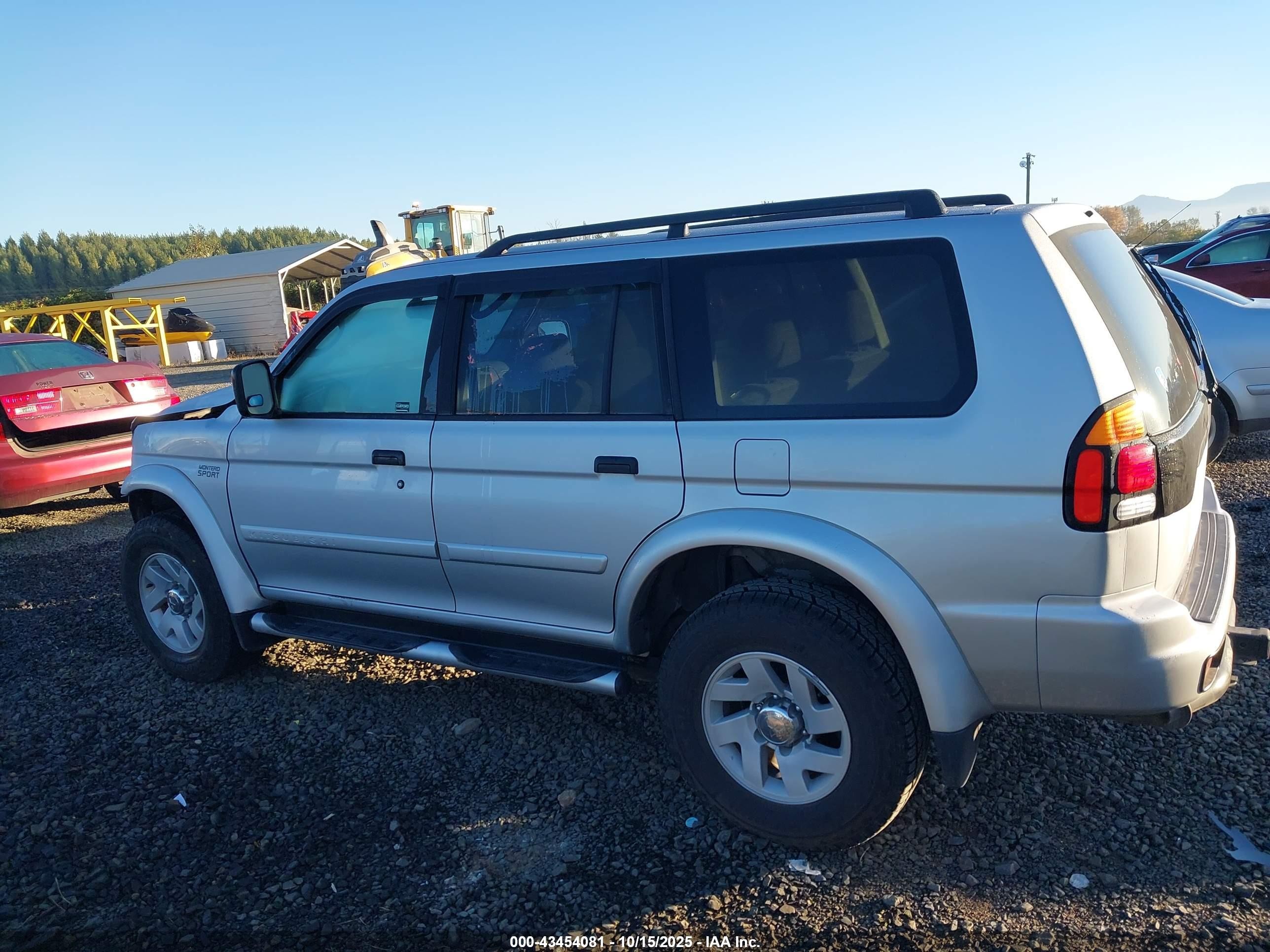 2002 Mitsubishi Montero Sport Xls Silver vin: JA4MT31R92J045453
