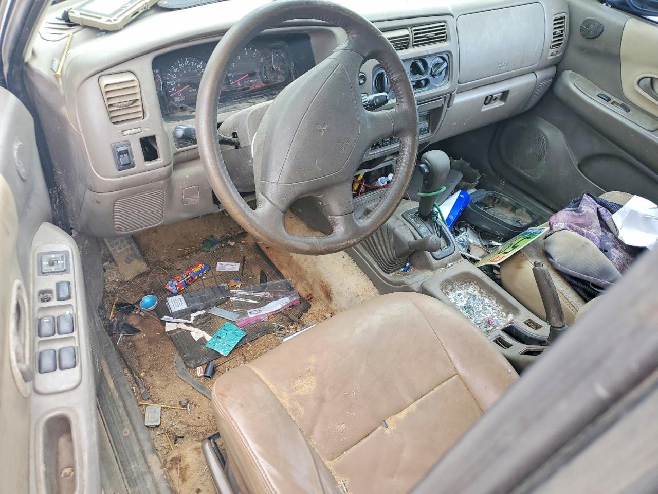1997 Mitsubishi Montero Sport Xls Green vin: JA4MT41P2VP000473
