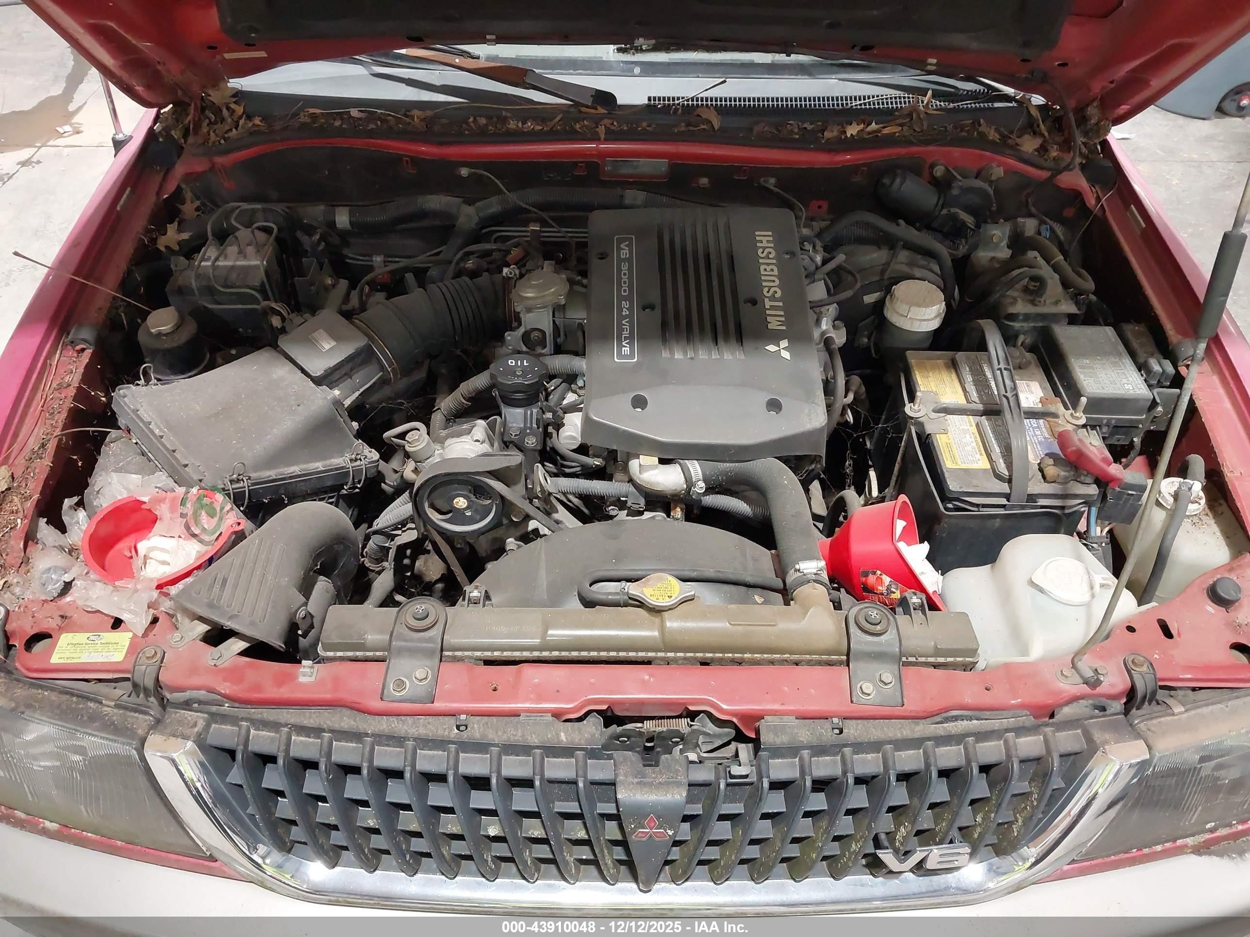 1998 Mitsubishi Montero Sport Xls Red vin: JA4MT41P3WP014030