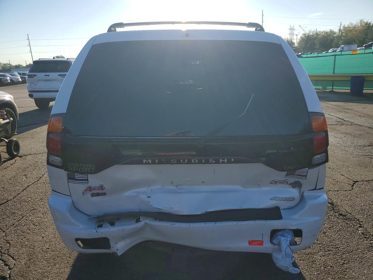 2000 Mitsubishi Montero Sport Limited White vin: JA4MT41R1YP045412