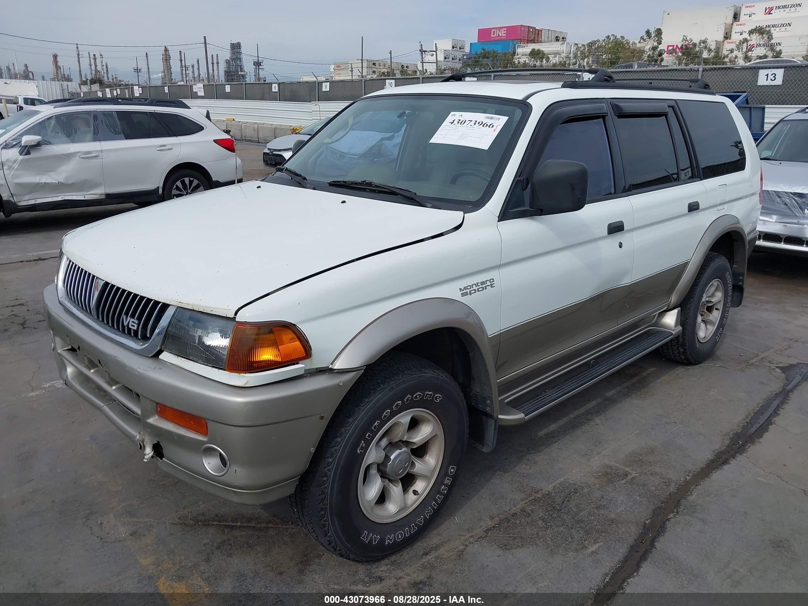 1999 Mitsubishi Montero Sport Ltd Белый vin: JA4MT41R3XP025483