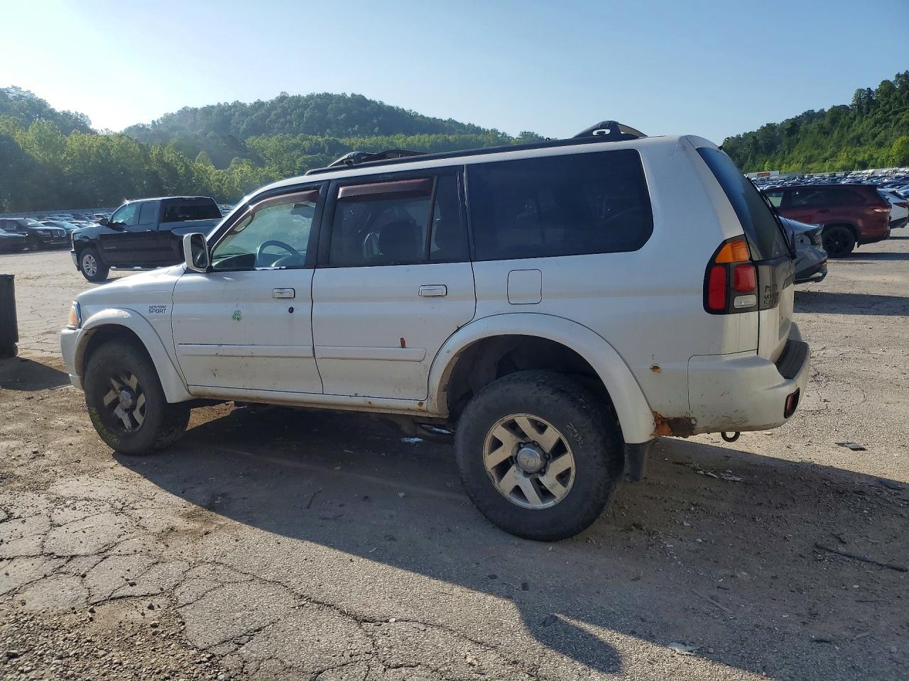 2000 Mitsubishi Montero Sport Limited White vin: JA4MT41R7YP037007