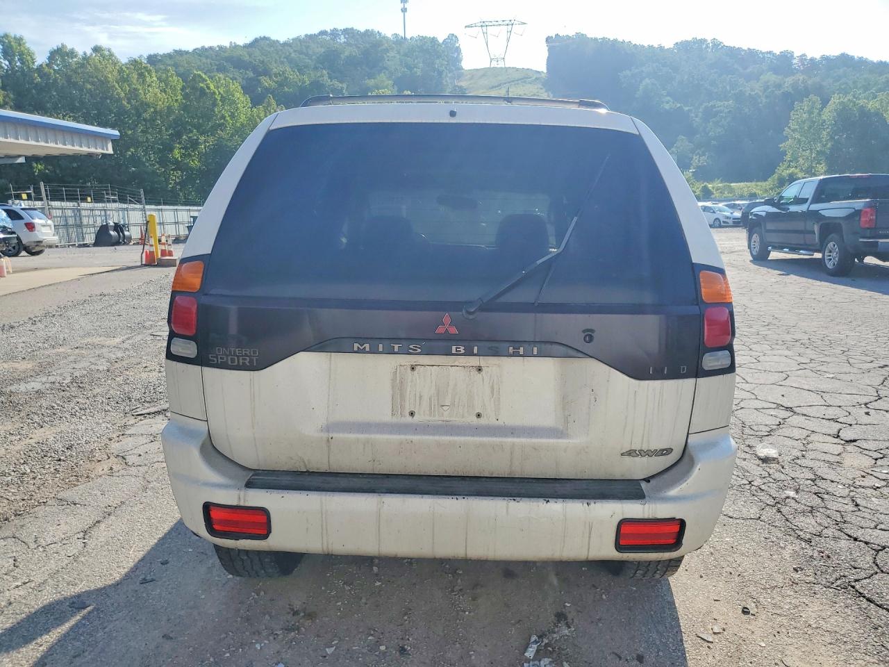 2000 Mitsubishi Montero Sport Limited White vin: JA4MT41R7YP037007