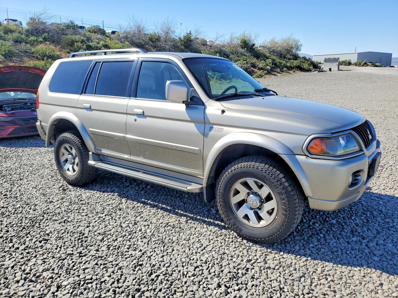 2002 Mitsubishi Montero Sport Limited Gold vin: JA4MT41R92J051095