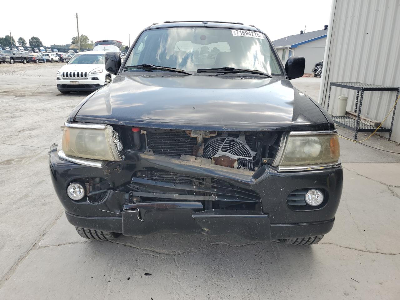 2000 Mitsubishi Montero Sport Limited Black vin: JA4MT41R9YP052351