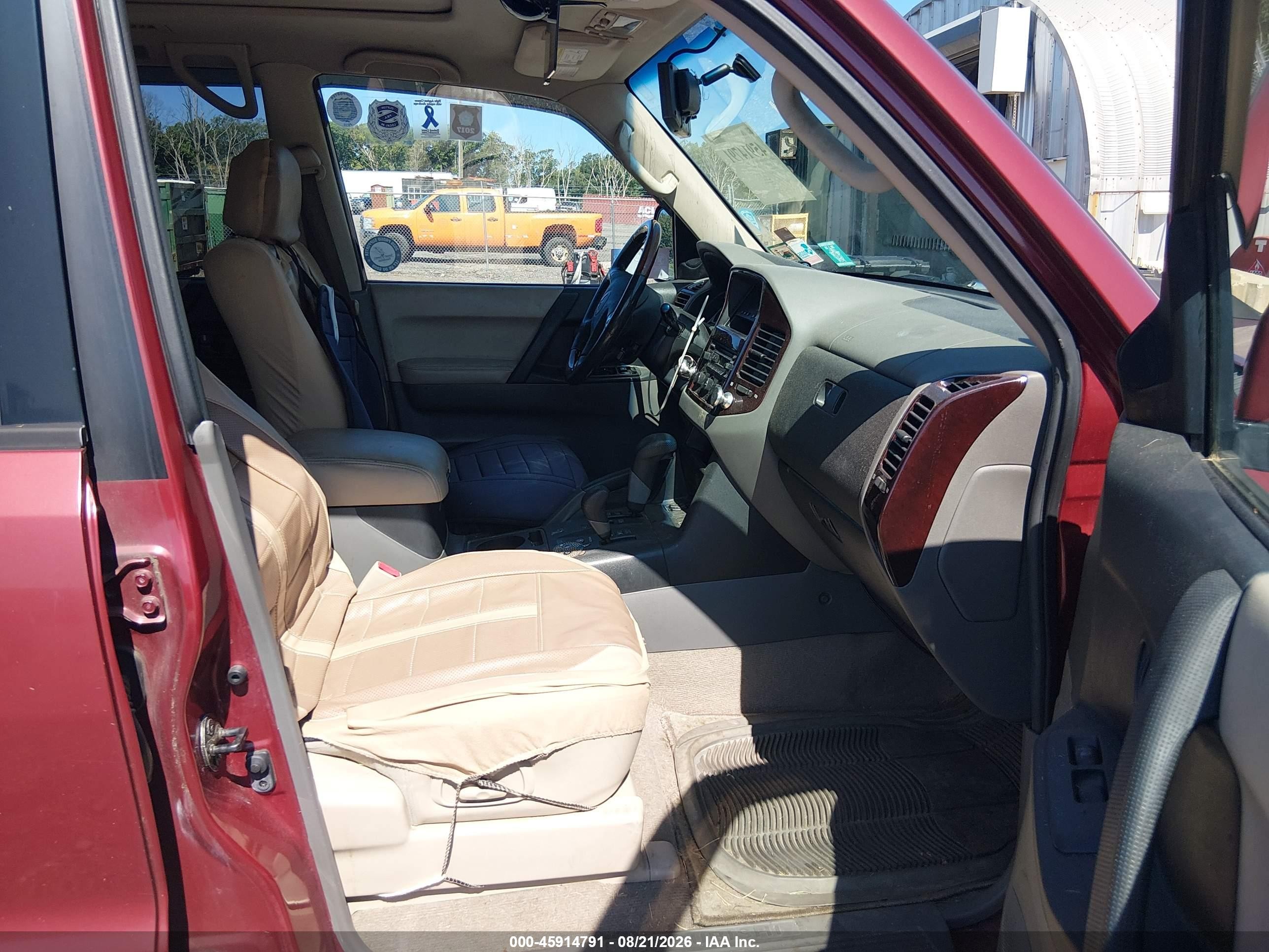 2002 Mitsubishi Montero Limited Red vin: JA4MW51R02J018029