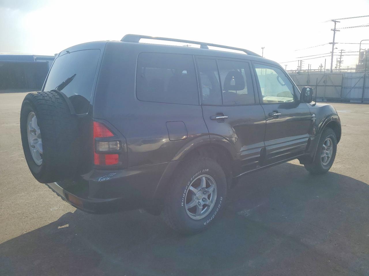 2002 Mitsubishi Montero Limited Black vin: JA4MW51R42J071638