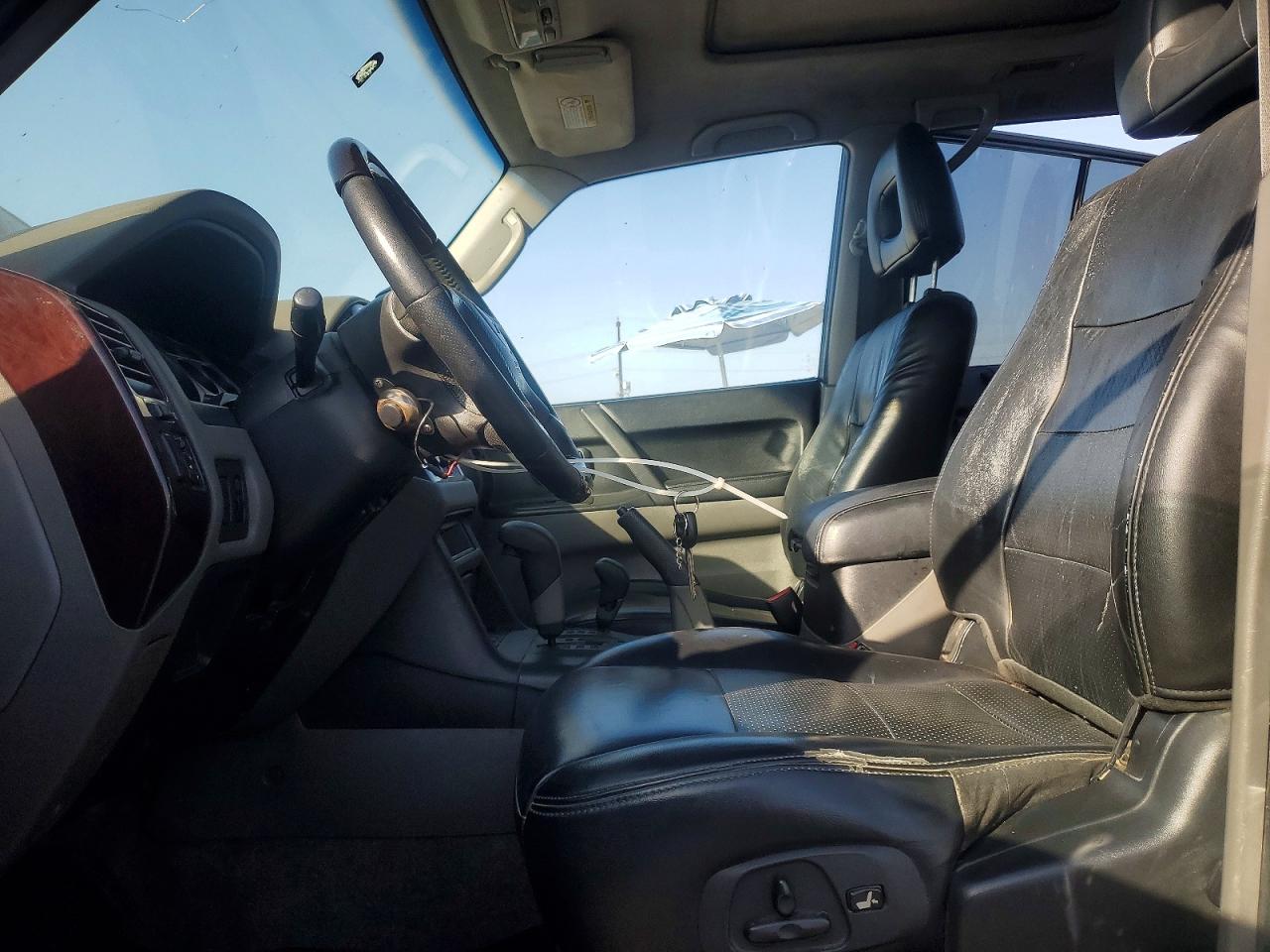 2002 Mitsubishi Montero Limited Black vin: JA4MW51R42J071638